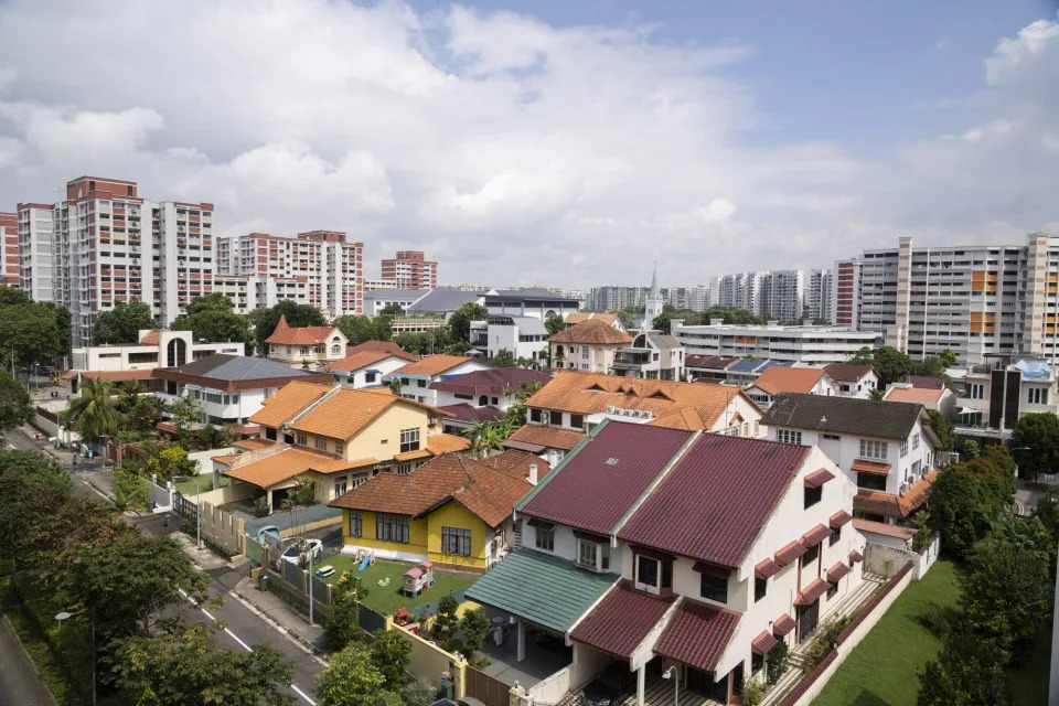 Singapore Adds Public Housing Curbs to Boost Affordability