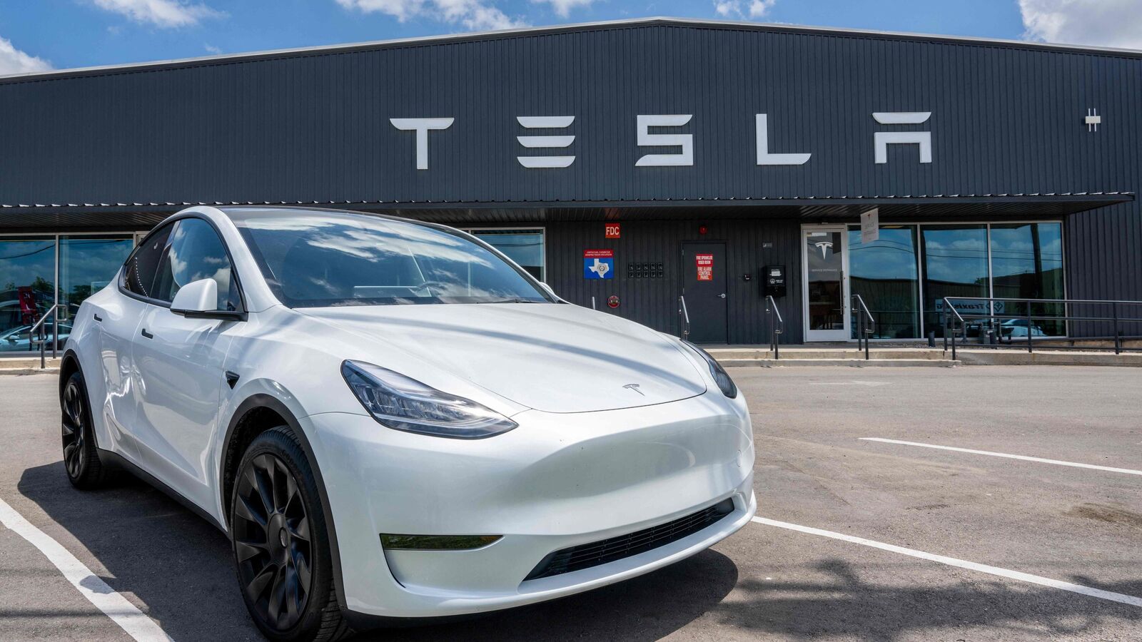 Tesla Sales Fall More Than Half in Two of Europe’s Biggest Car Markets